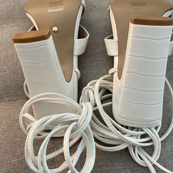 RAYE Cherry Heel in Bone White NWT Size 9 Retail 168.00 - Picture 4 of 6